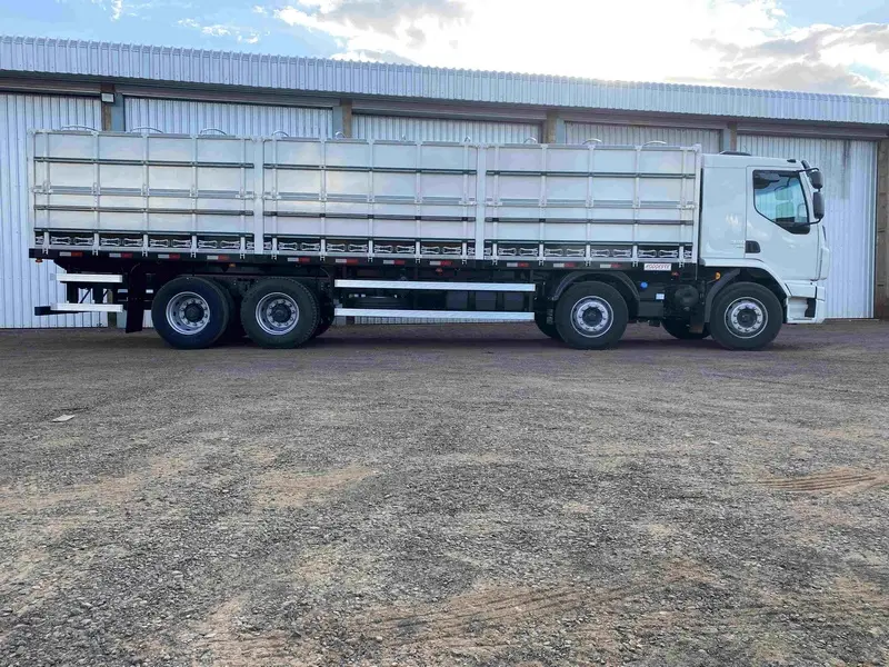 Carroceria de madeira para caminhão truck 8 metros